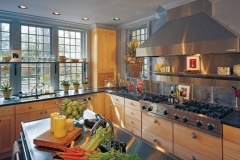 natural_maple_kitchen_cabinets